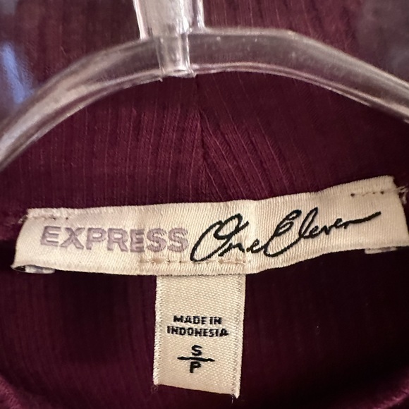 Long sleeve "peekaboo" T - Picture 3 of 4